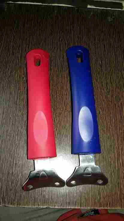 Colored bakelite handle