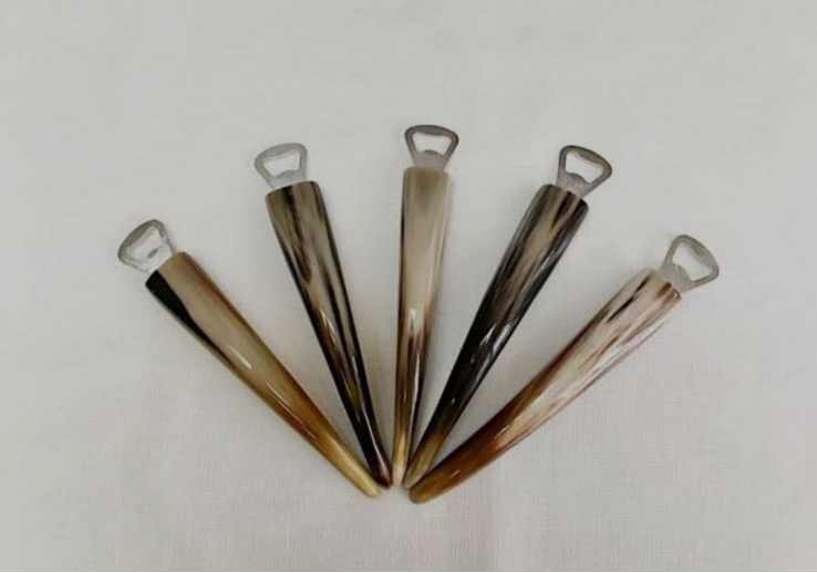 Horn bottle opner