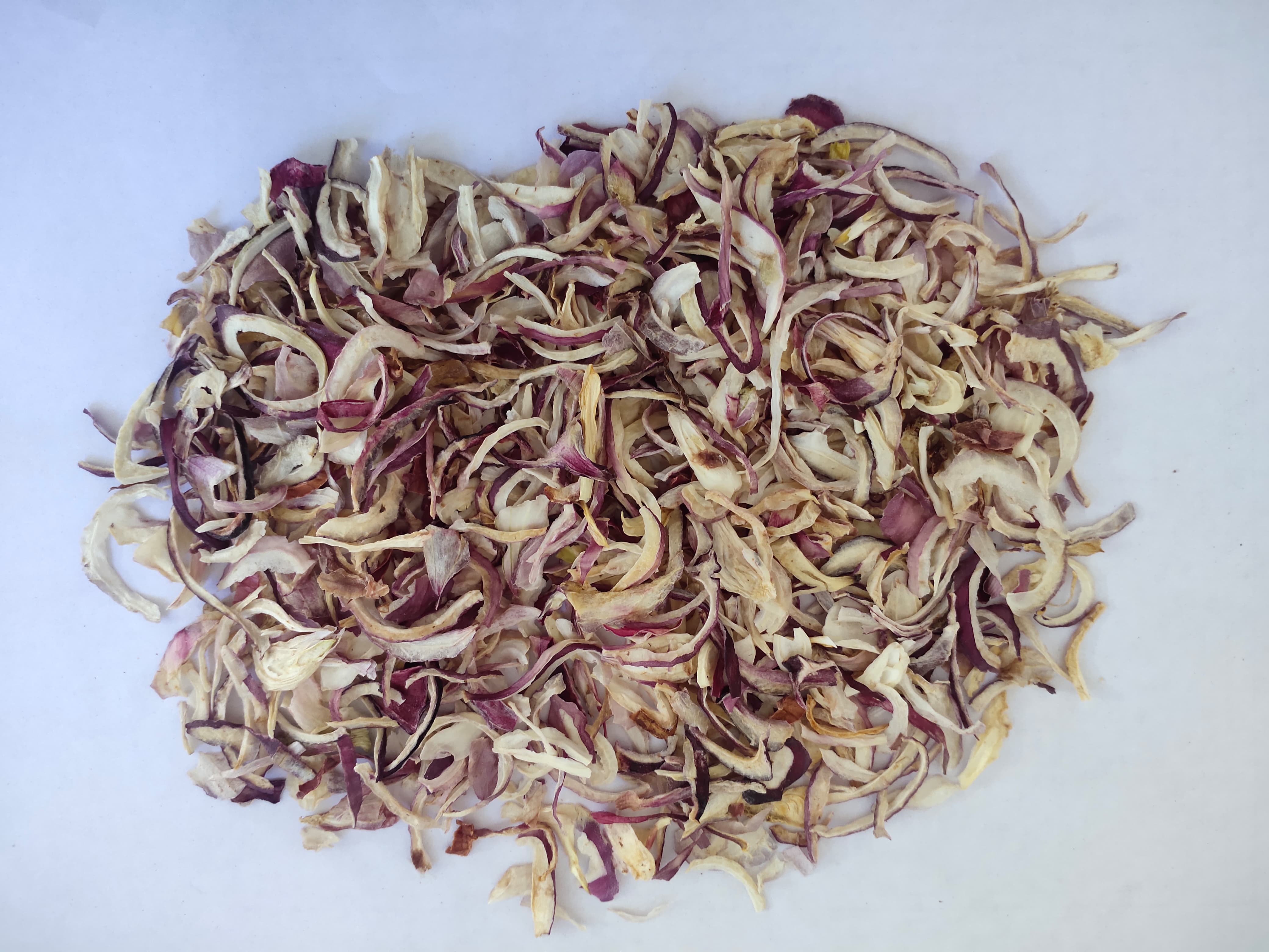 DEHYDRATED RED ONION FLAKES