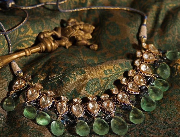 Green Emerald Beads Moissanite Kundan Sliver Necklace