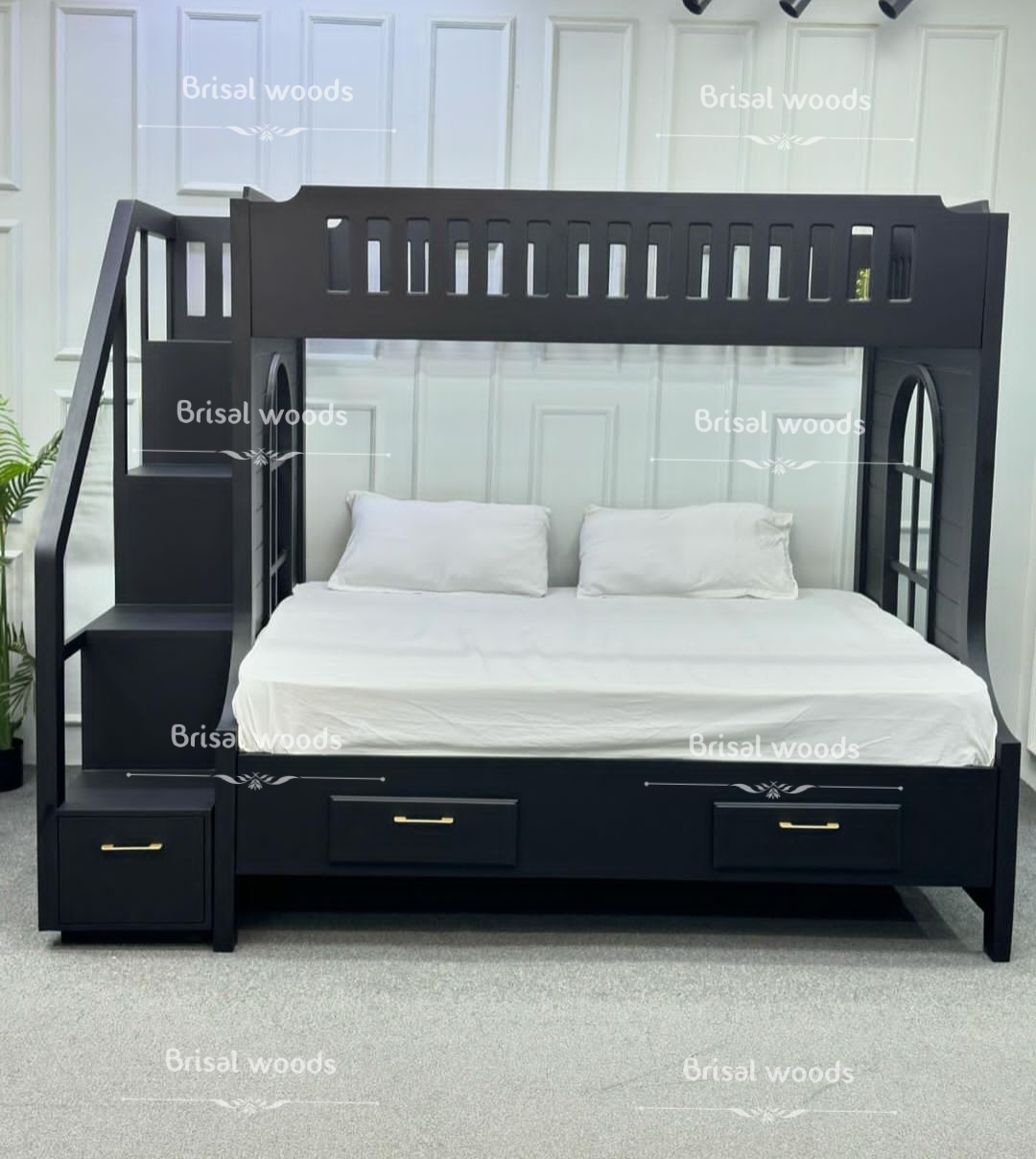 Wooden babies bed in teak wood 