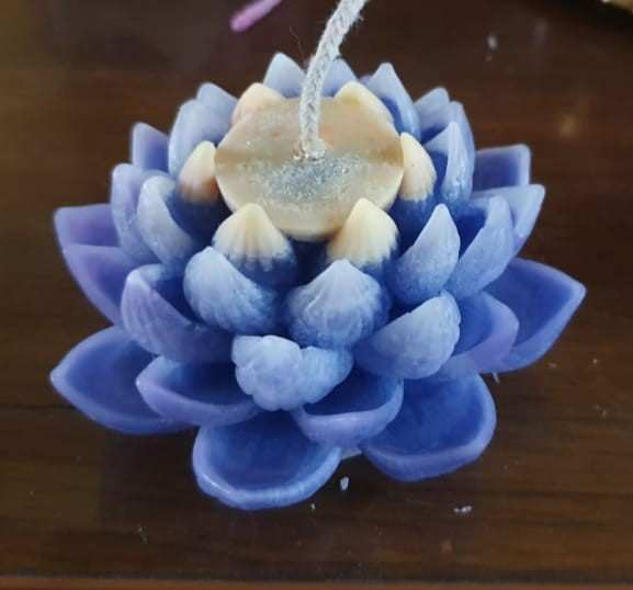 Lotus Candle