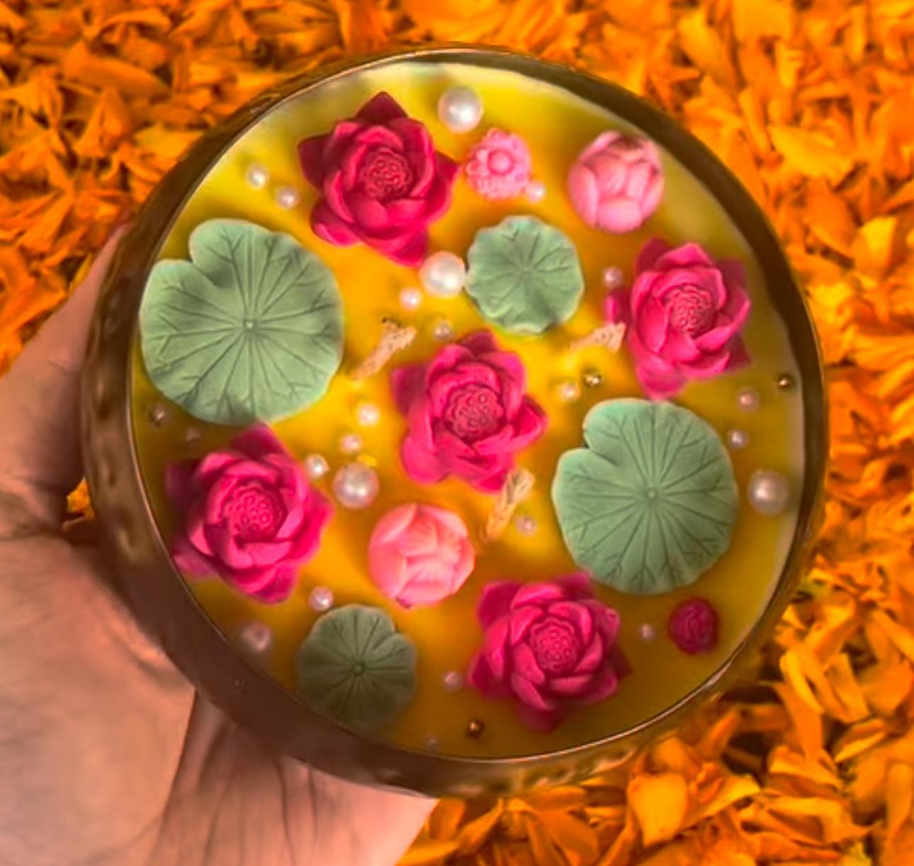 Hammered urli with wax 